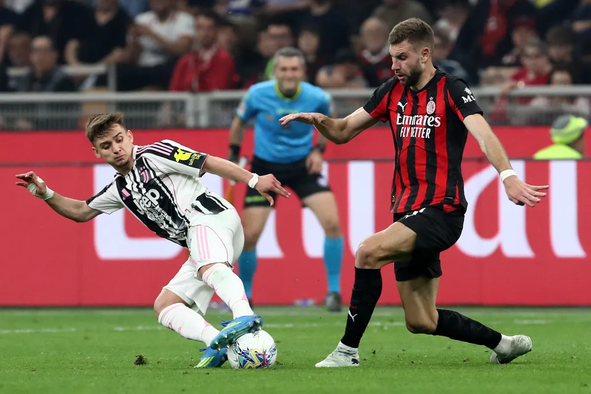 Kontroversi Laga Milan vs Juventus Gemparkan Sepak Bola Italia
