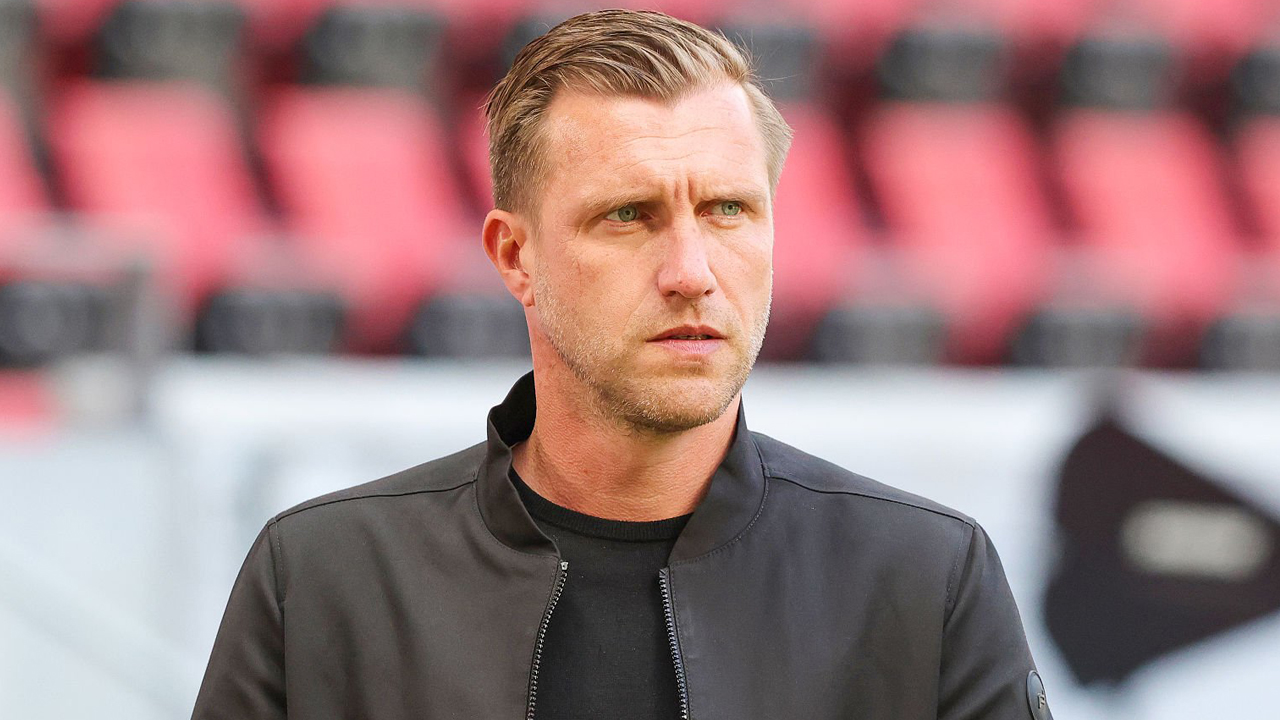 Markus Krosche Kesal, Frankfurt Gagal Jaga Keunggulan dan Tampil Buruk