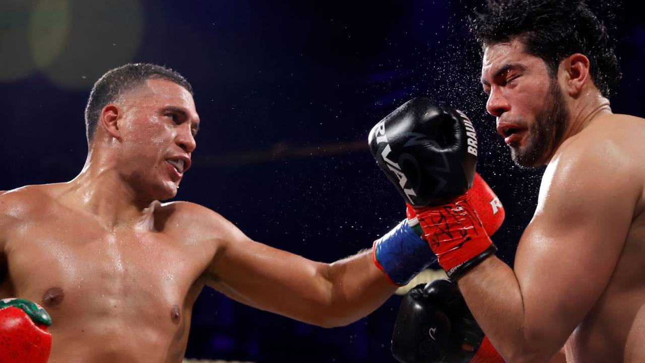Menang TKO Atas Gilberto Ramirez, David Benavidez Rebut Gelar Cruiserweight