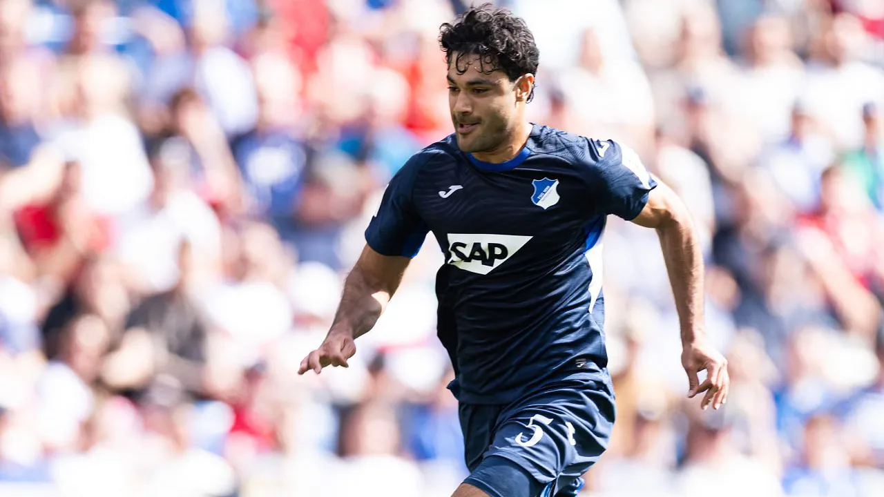 Ozan Kabak.