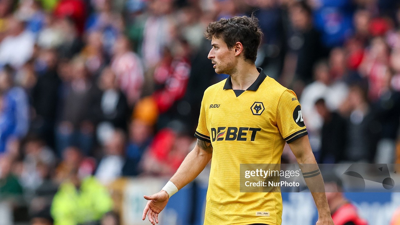 Rob Edwards Ungkap Hugo Bueno Alami Cedera di Tengah Laga