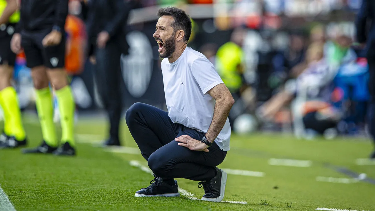 Takluk 0-2 dari Atletico Madrid, Carlos Corberan Akui Valencia Tampil Buruk