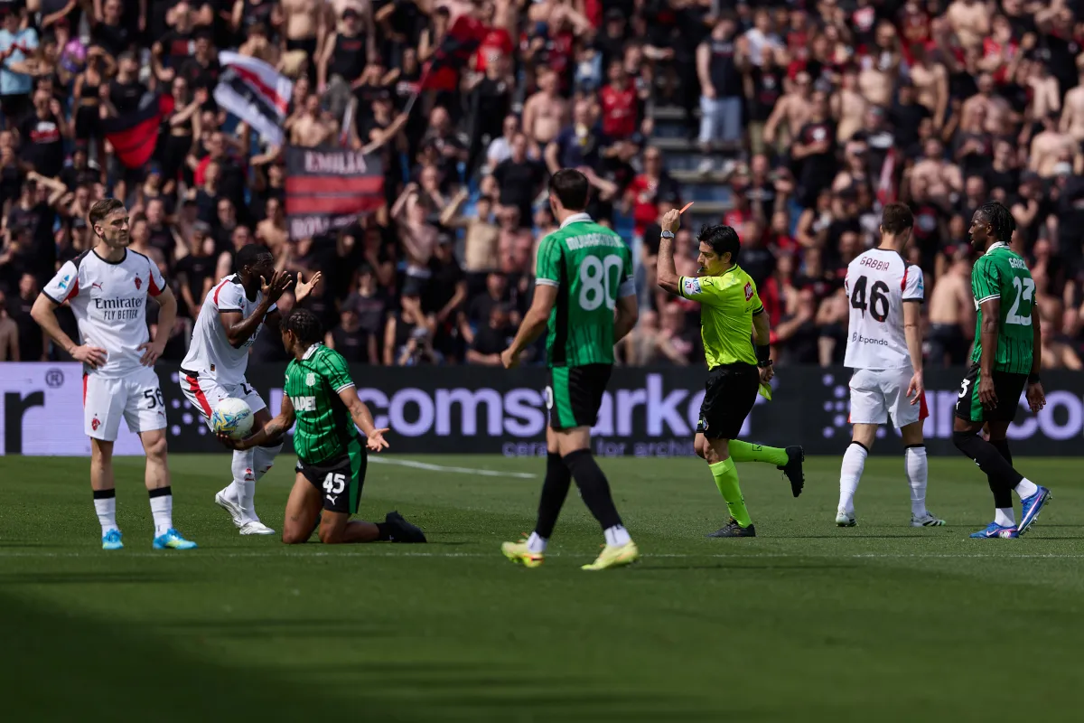 AC Milan Terkapar di Kandang, Suporter Cemooh Kekalahan dari Sassuolo - sumber: (footballitalia)