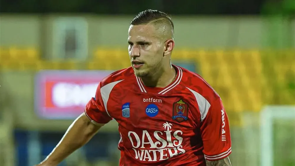 Alexis Gomez Siap Hadapi Persija Jakarta - sumber: (ileagueid)