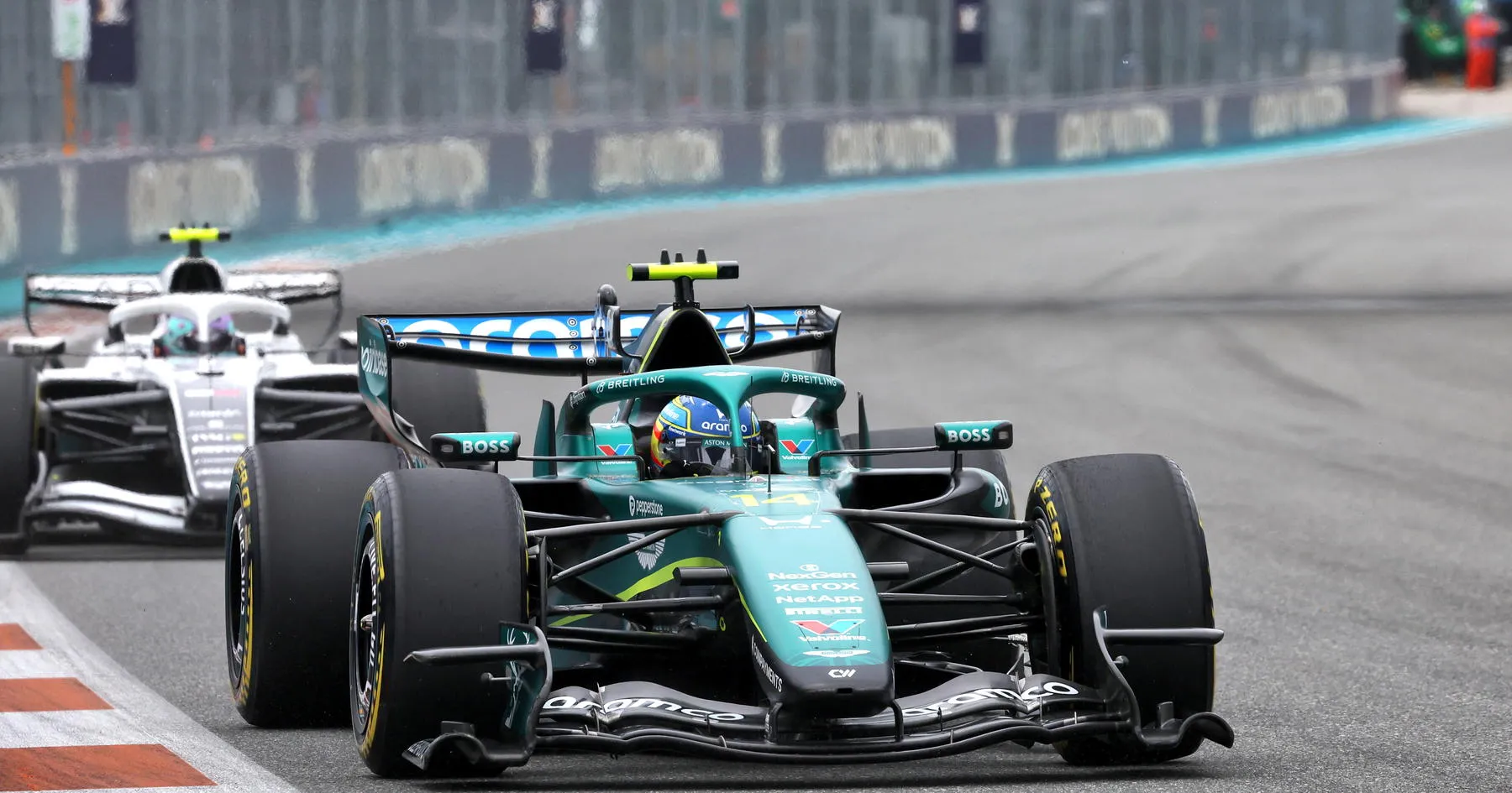 Alonso Soroti Masalah Gearbox Aston Martin Usai Vibrasi Teratasi - sumber: (racingnews365)