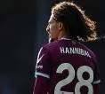 Hannibal Mejbri Disambut Ejekan di Elland Road, Keputusan Mike Jackson Dipertanyakan