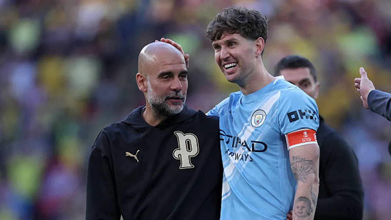 Pep Guardiola Komentari Kepergian John Stones dari Manchester City