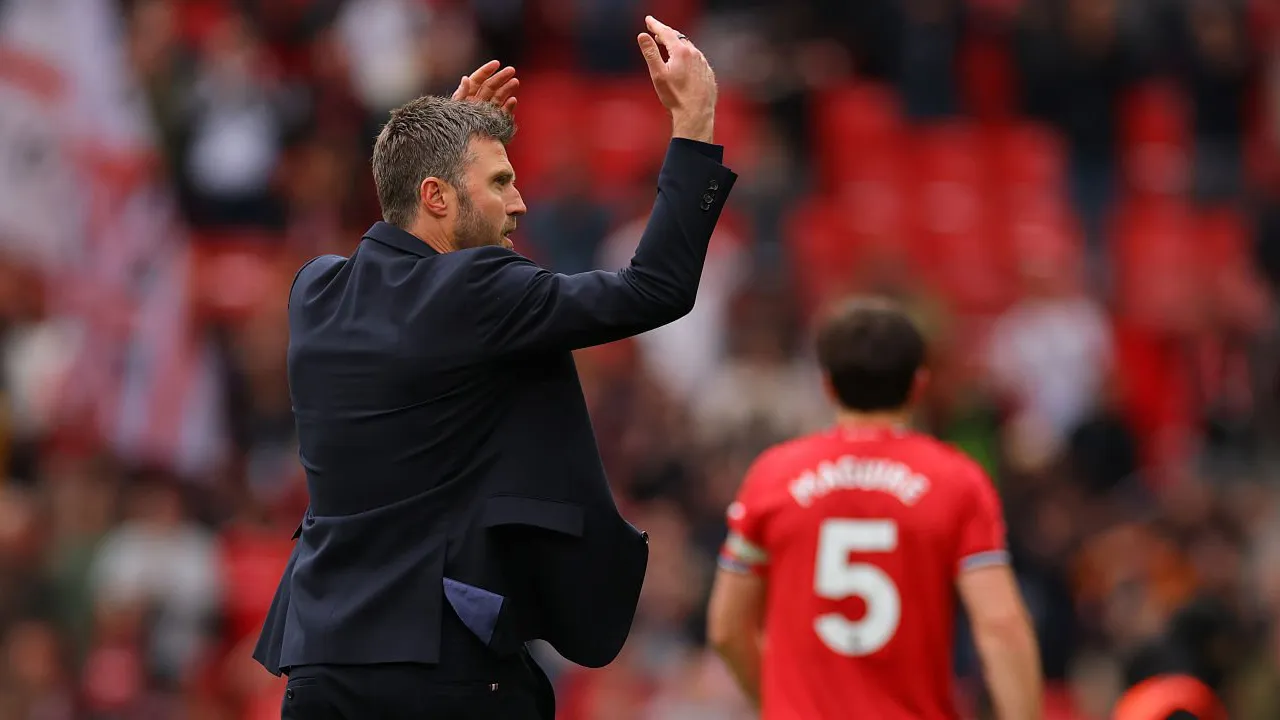 Roy Keane Sebut Michael Carrick Kandidat Kuat Manajer Permanen MU