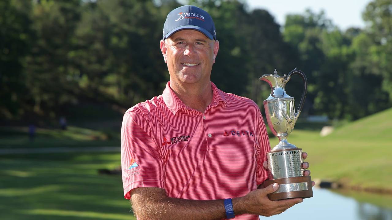 Stewart Cink Juarai Regions Tradition dengan Selisih Tiga Pukulan