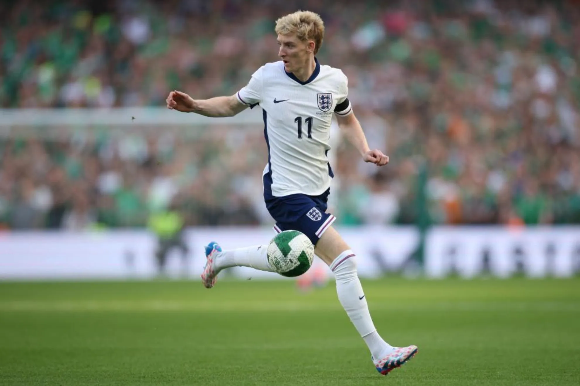 Barcelona Incar Anthony Gordon Sebagai Opsi Pengganti Raphinha - sumber: (footballespana)