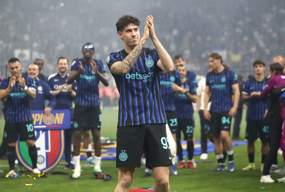 Bergomi Sindir Rival Inter, Peringatkan Barcelona Soal Harga Bastoni - sumber: (footballitalia)