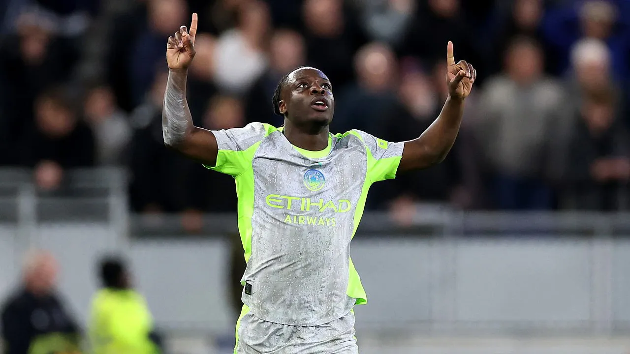 Jeremy Doku Tegaskan Man City Belum Menyerah dalam Perburuan Gelar