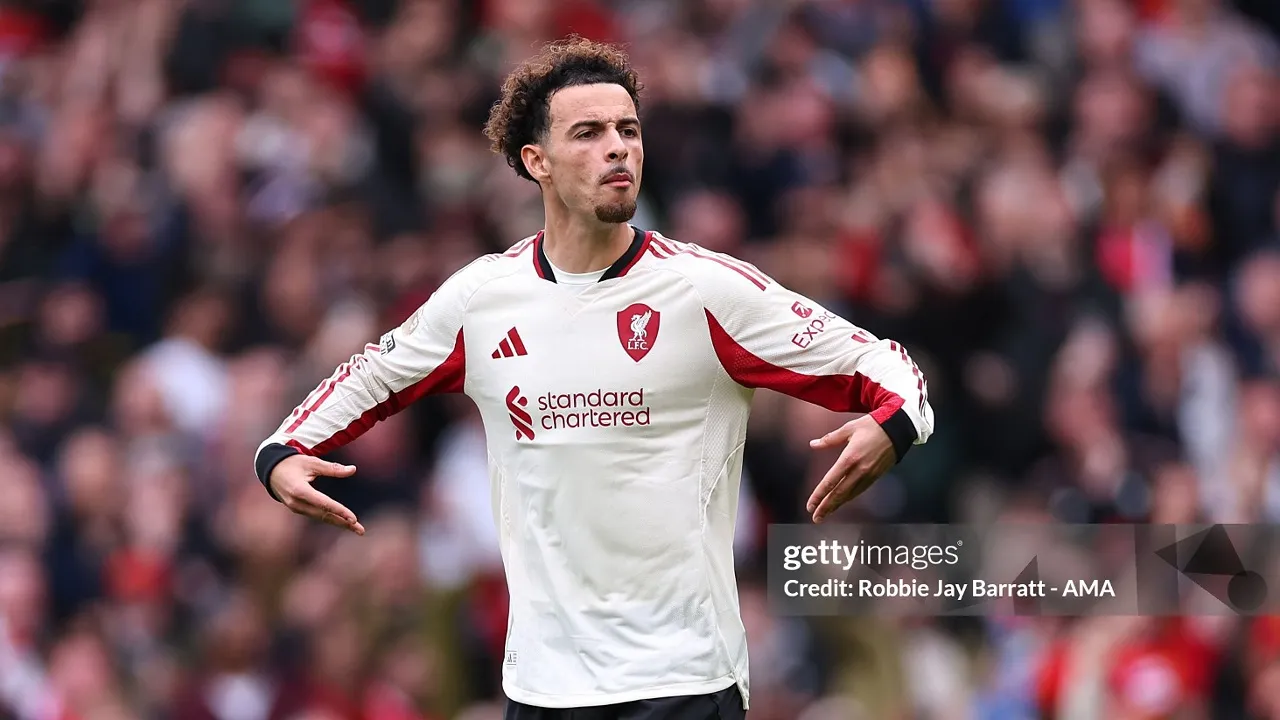 Newcastle United incar Curtis Jones, Liverpool bisa dilema