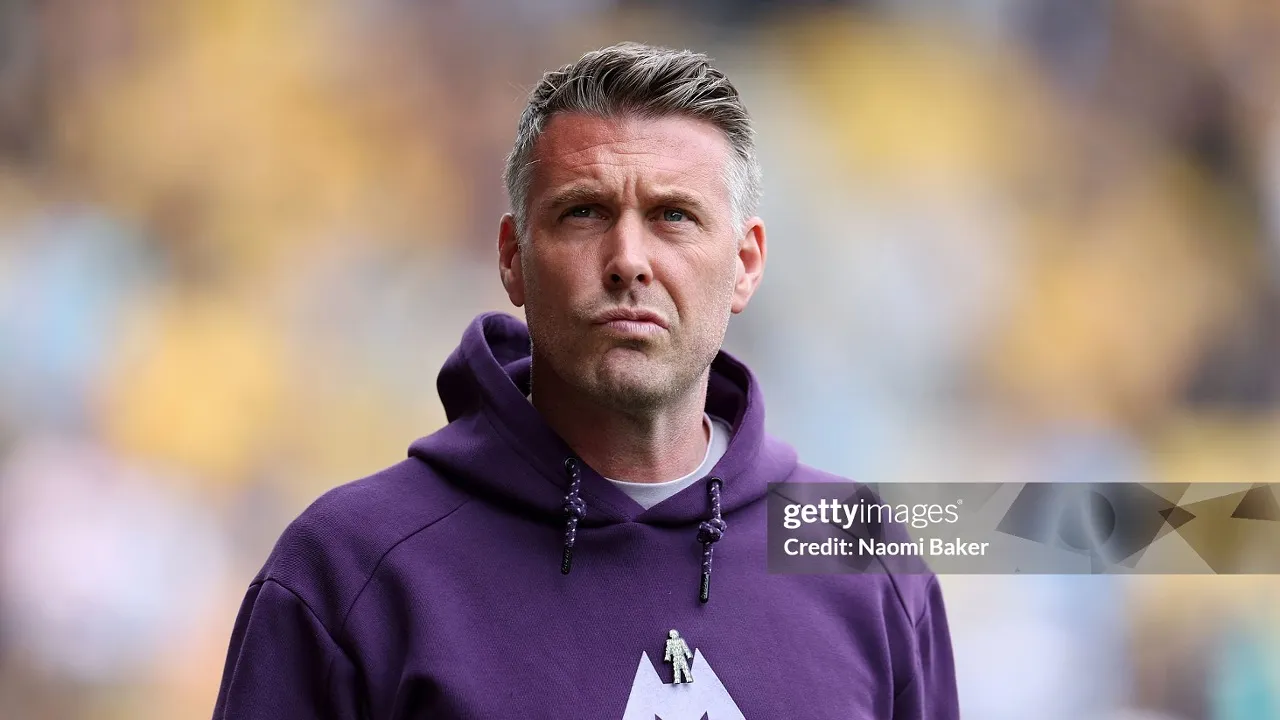 Rob Edwards yakin bisa bangkitkan Wolves meski ditekan fans