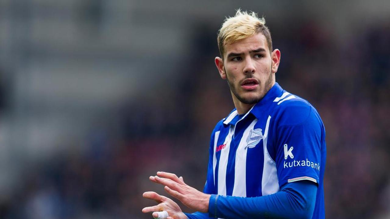 Theo Hernandez Ketahuan ‘Like’ Postingan Yang Berisi Anti-RedBird
