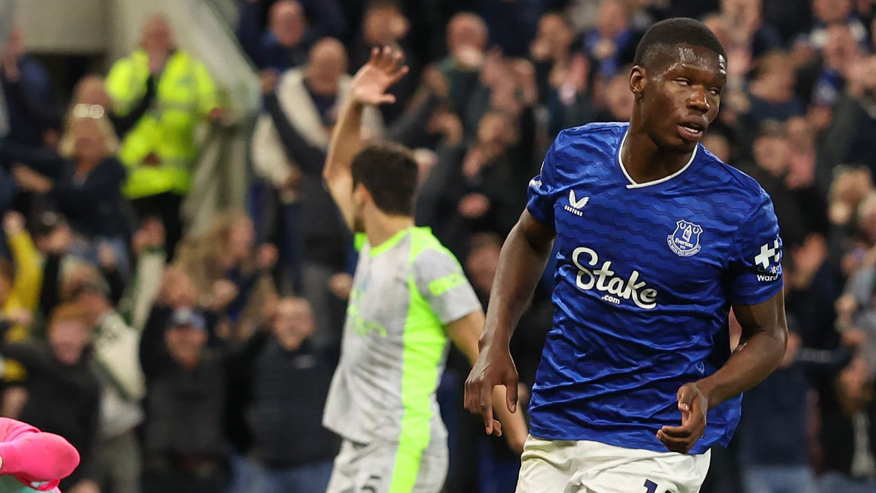 Thierno Barry Bahagia Usai Cetak Brace ke Gawang Manchester City