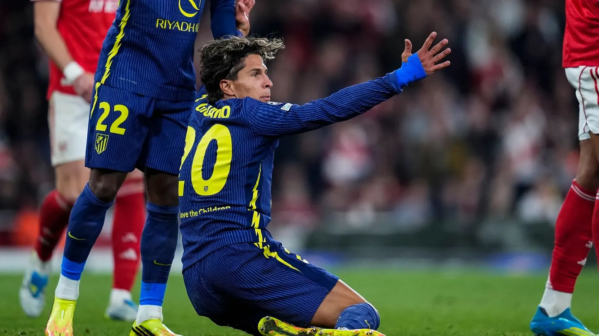 Atletico Kecewa Tiga Penalti Tak Diberikan saat Lawan Arsenal - sumber: (footballespana)