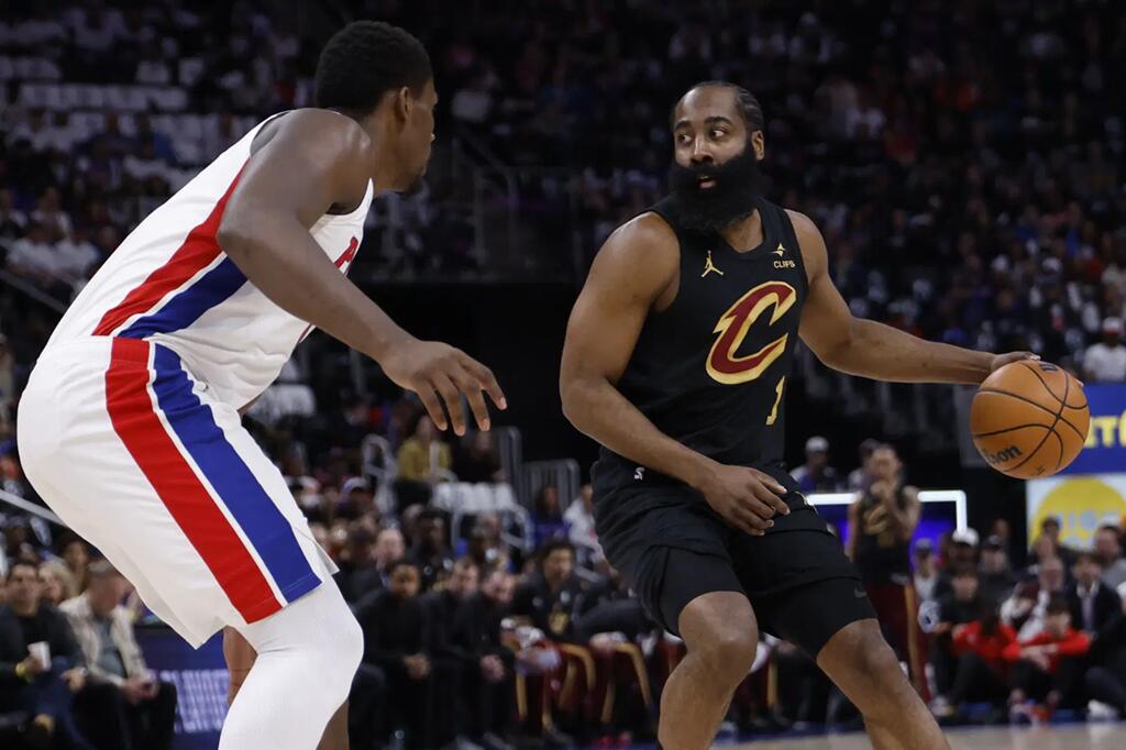 Cavaliers Tumbang, Turnover Harden Jadi Sorotan Utama