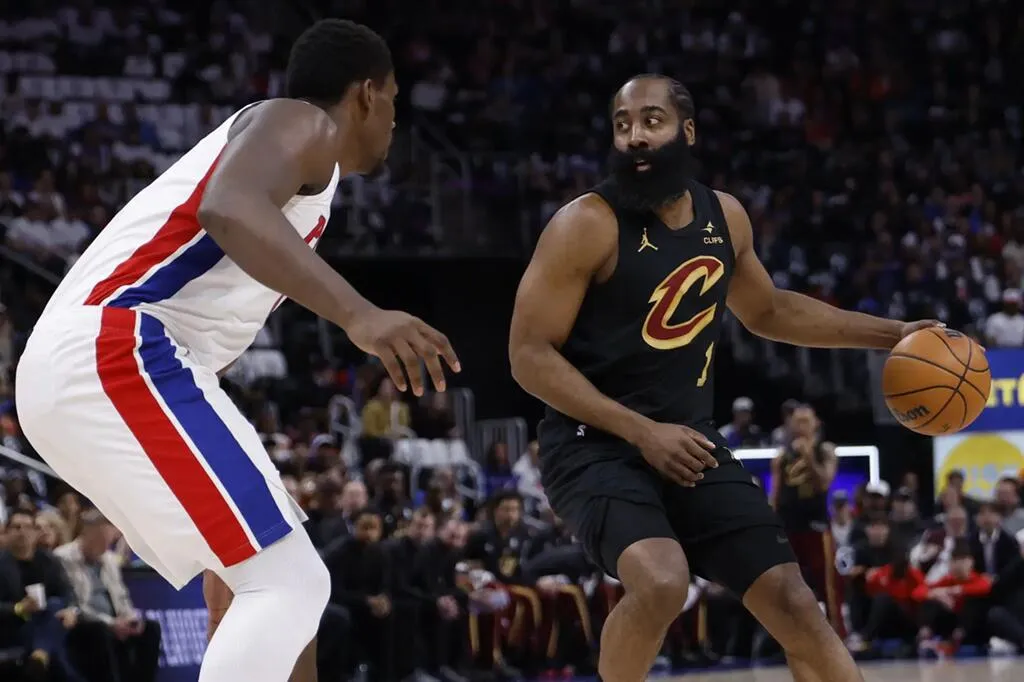 Cavaliers Tumbang, Turnover Harden Jadi Sorotan Utama - sumber: (mainbasket)