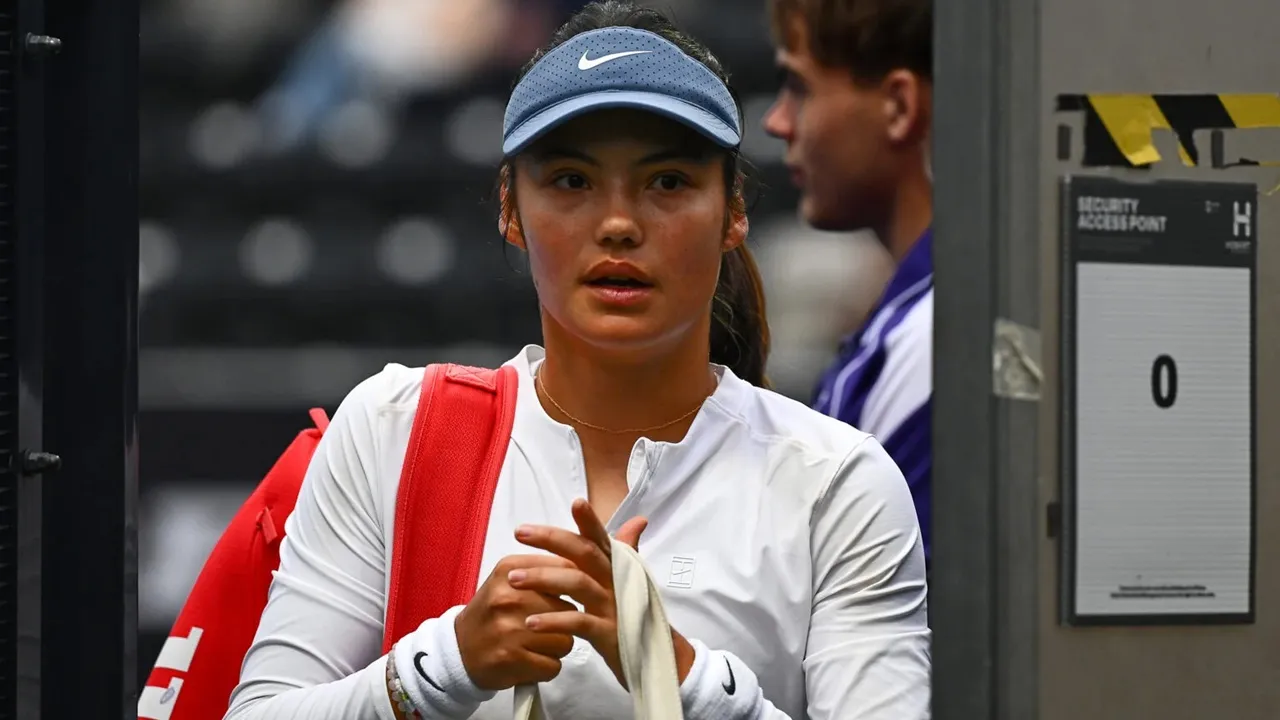 Emma Raducanu Terpaksa Mundur Dari Italian Open Di Menit-Menit Terakhir