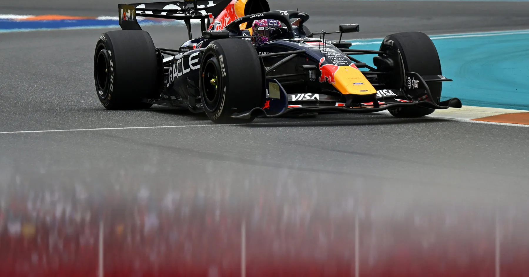 Juara F1 Kritik Keluhan Verstappen: “Ia Tak Bisa Protes” - sumber: (racingnews365)
