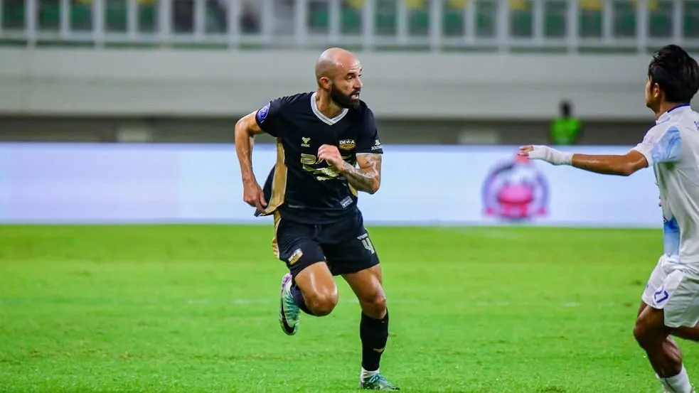 Kiprah Stabil Johnathan Pereira Memperkuat Dewa United di Kancah Sepak Bola - sumber: (ileagueid)