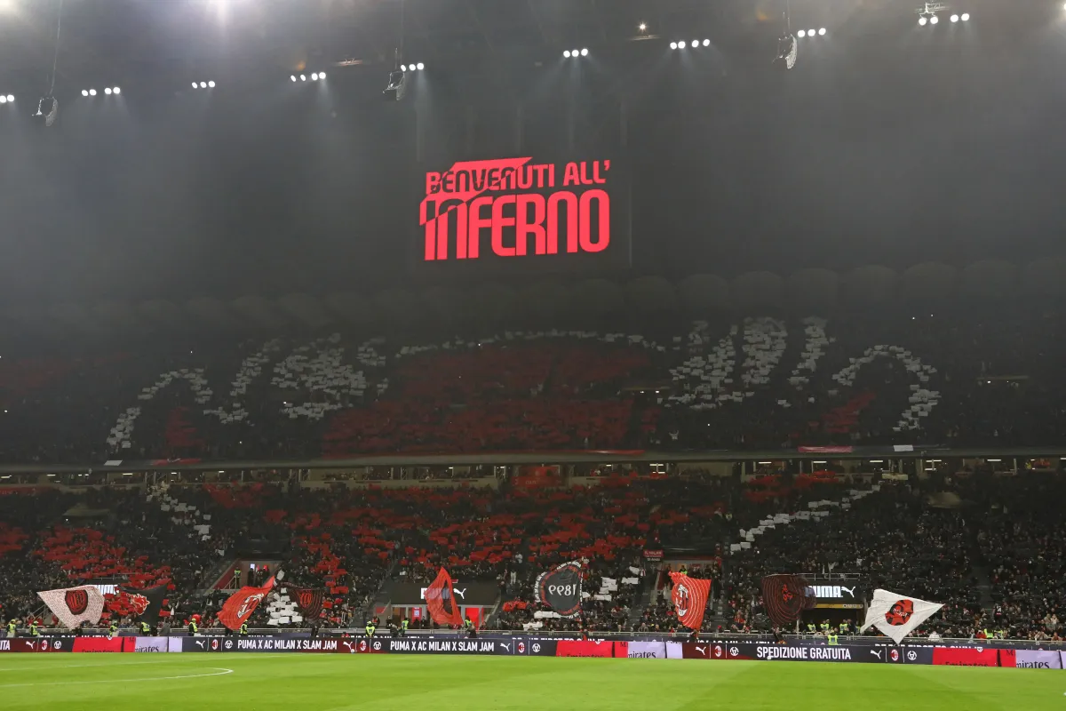 Mantan Striker Italia Ragukan Strategi Transfer Milan Usai Laga Arsenal vs Atletico - sumber: (footballitalia)