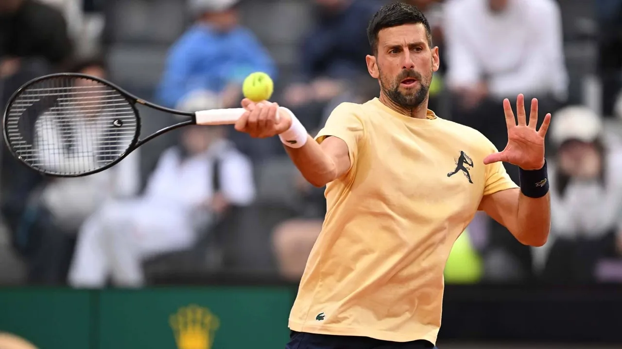 Novak Djokovic Tertangkap Kamera Tengah Berlatih Jelang Turnamen Di Roma