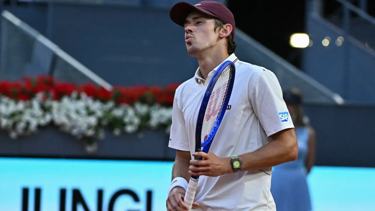 Pandangan Alex De Minaur Tentang Clay-Court Usai Hadapi Kesulitan