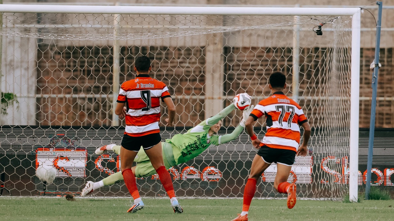 Tepis Penalti, Mike Hauptmeijer Kecewa Gagal Hindarkan Tim Dari Kekalahan