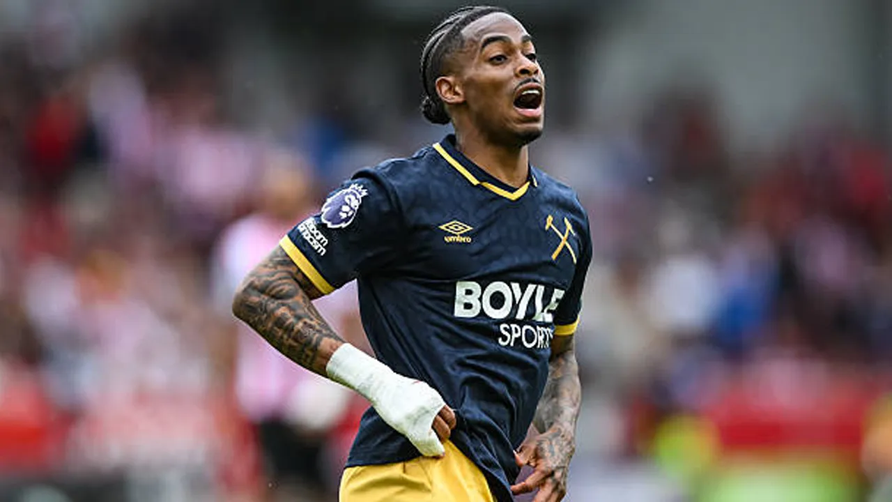 Diburu Banyak Klub, Harga Crysencio Summerville Bergantung Pada Nasib West Ham