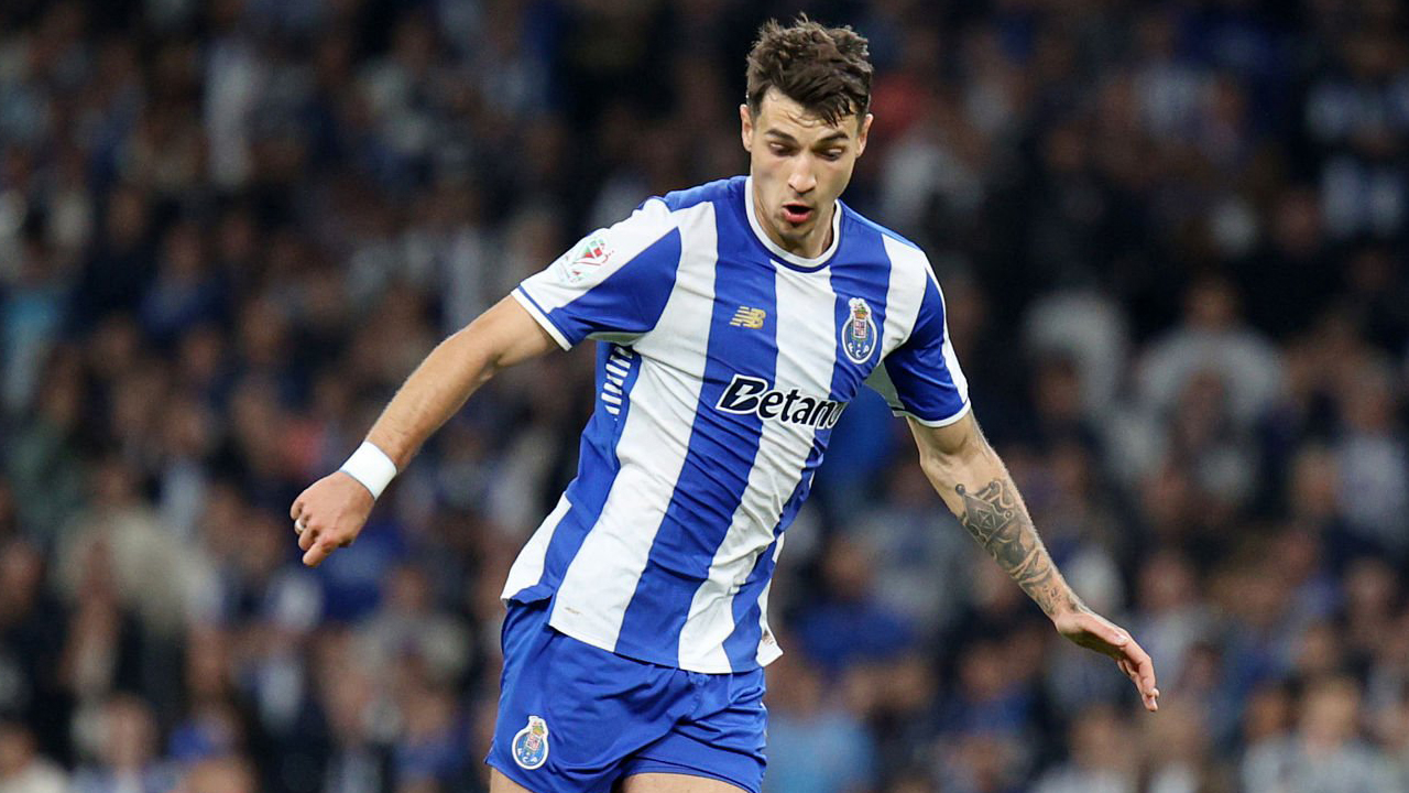 FC Porto Resmikan Transfer Permanen Jakub Kiwior dari Arsenal