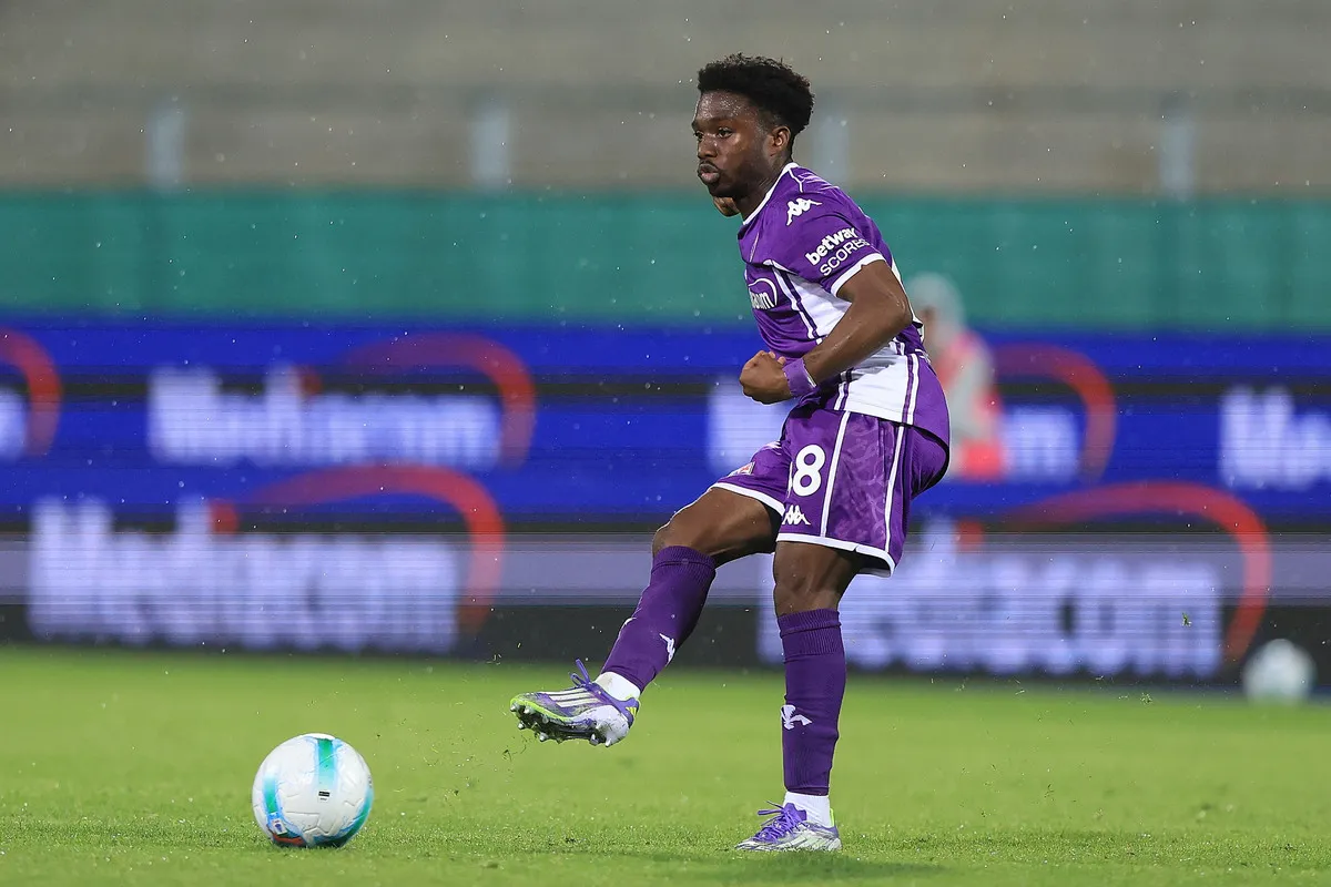 Fiorentina Putus Kontrak Lamptey Usai Hanya Dua Laga Pasca Pindah dari Brighton - sumber: (footballitalia)