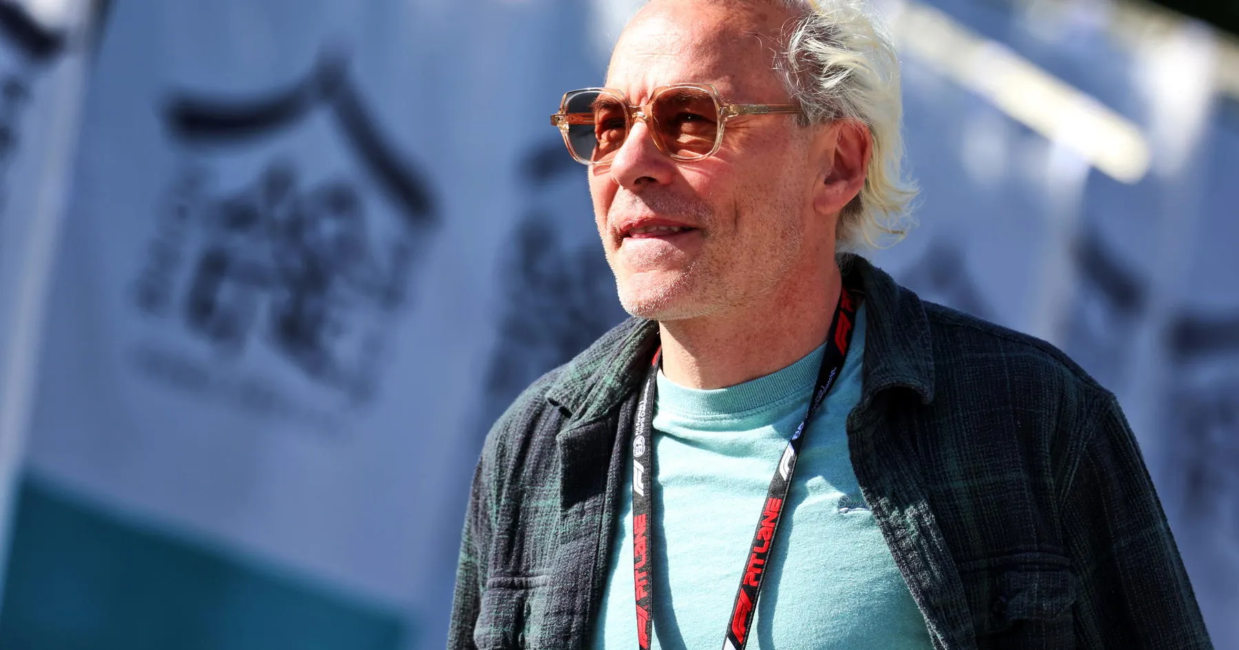Jacques Villeneuve Akhiri Absen Balap, Tampil di Porsche Supercup - sumber: (racingnews365)