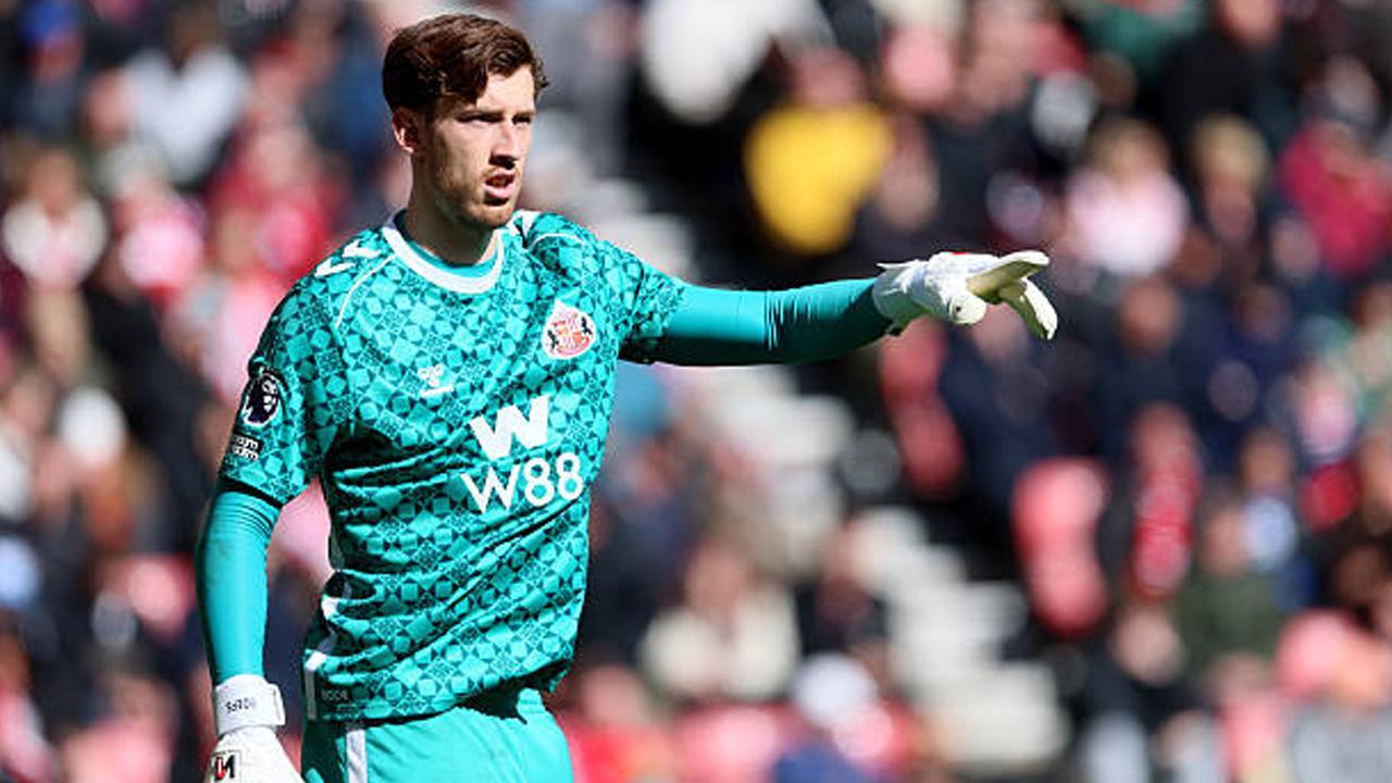 Jadi Target Utama Tottenham, Sunderland Ingin Pertahankan Robin Roefs