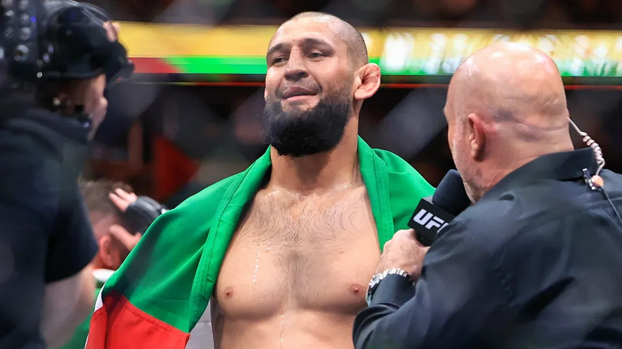 Menghadapi Strickland, Rockhold memperkirakan Khamzat Chimaev akan tampil lebih bebas tanpa tekanan seperti sebelumnya. (Foto: Fight TV)