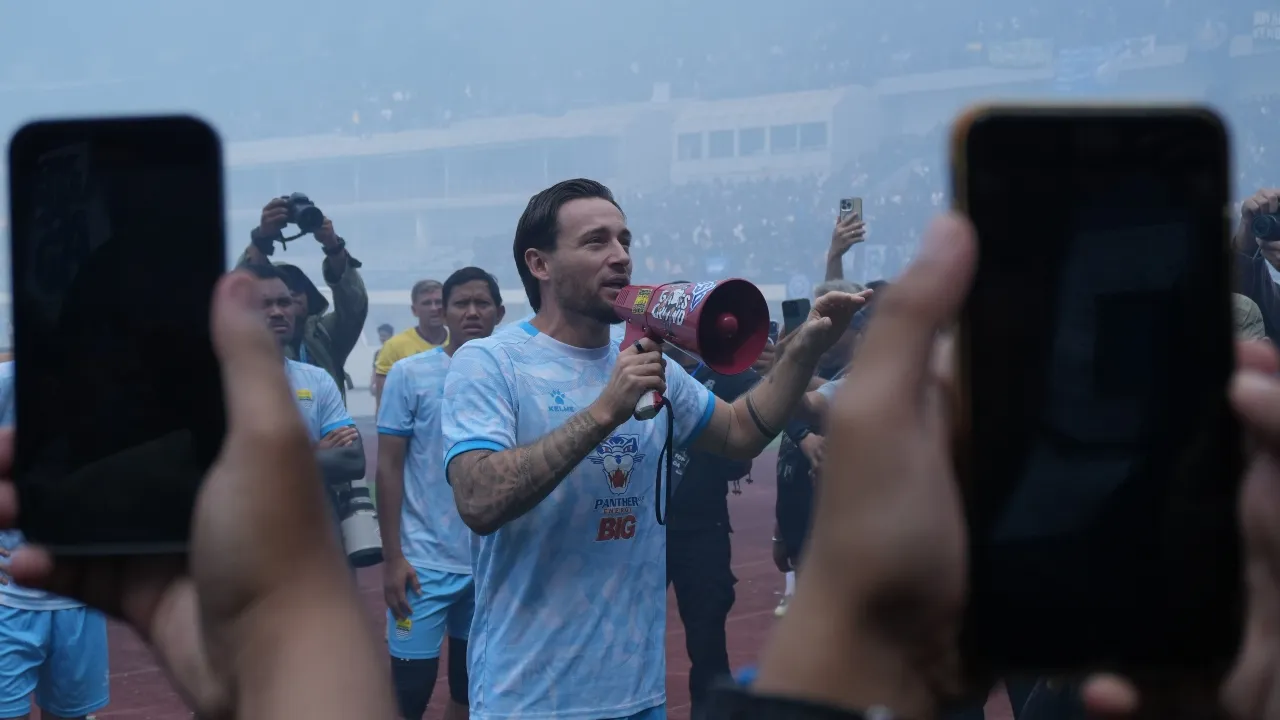 Kapten Persib, Marc Klok
