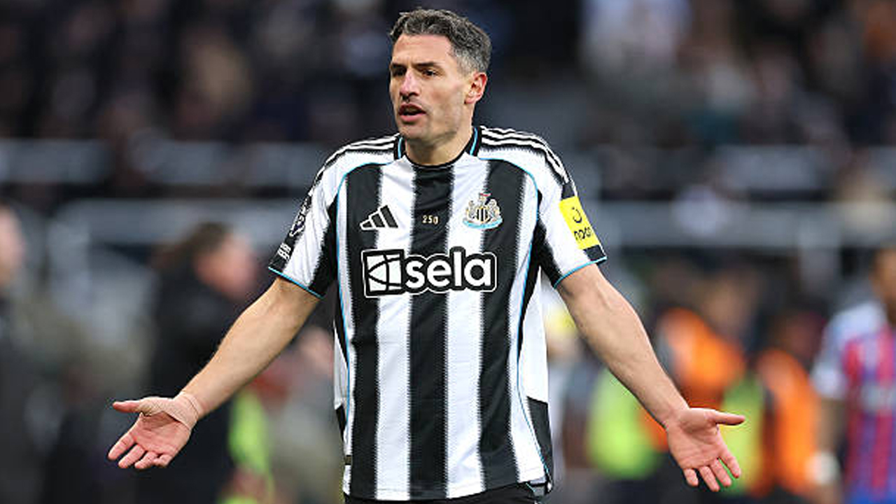 Newcastle Mulai Pertimbangkan Regenerasi, Fabian Schar Terancam Pergi