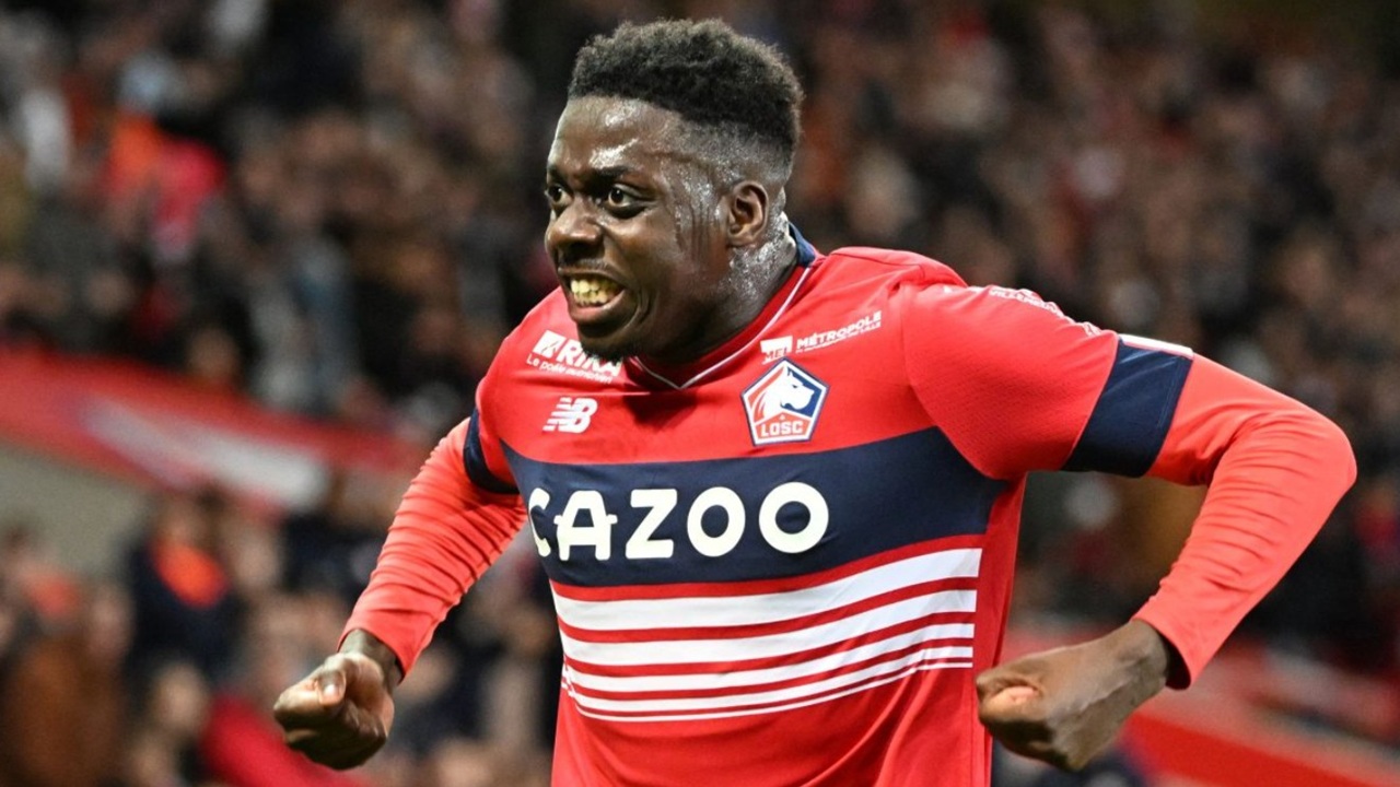Stuttgart Bersaing dengan Freiburg untuk Boyong Mohamed Bayo dari Lille