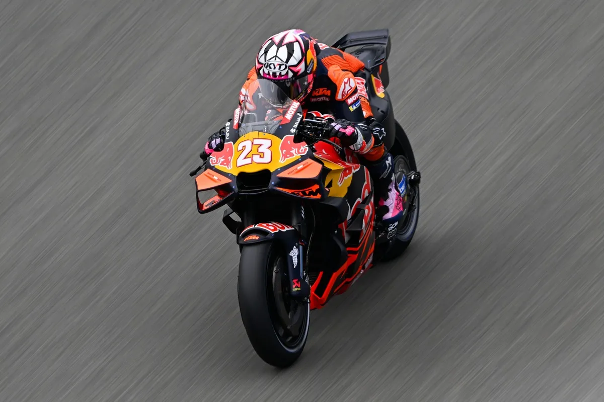 Tech3 Hampir Tentukan Pilihan antara KTM atau Honda 2027 - sumber: (motorsport)