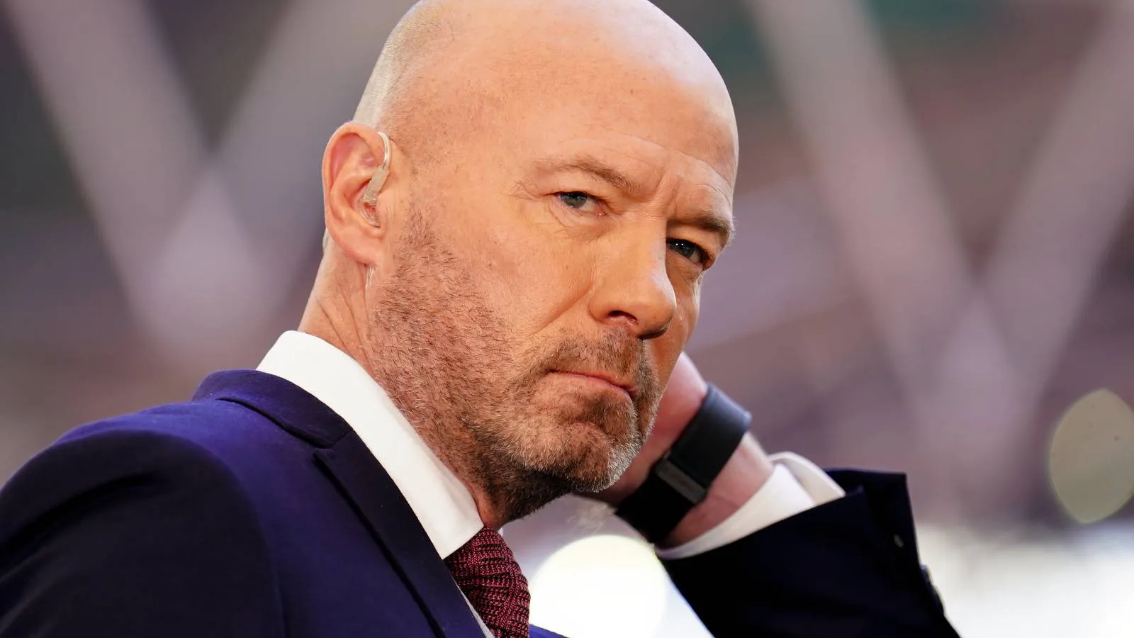 Alan Shearer Prediksi Nasib Tottenham dan West Ham Musim Ini - sumber: (givemesport)