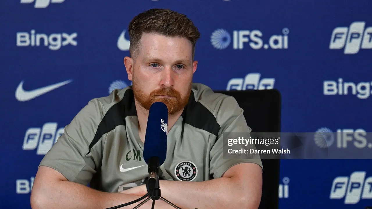 Pelatih interim Chelsea, Calum McFarlane