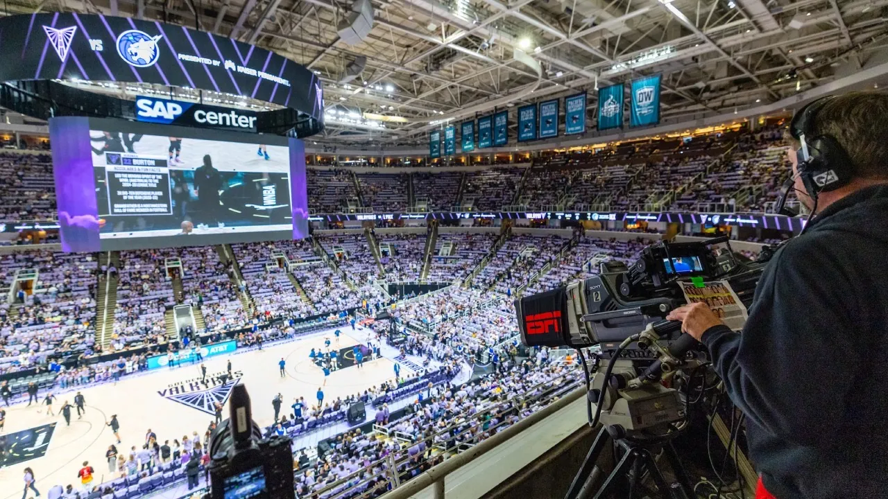 Kesepakatan hak siar WNBA mulai berlaku pada musim 2026, berbarengan dengan dimulainya kontrak baru NBA senilai 76 miliar dolar AS selama 11 tahun. (Foto: AP)