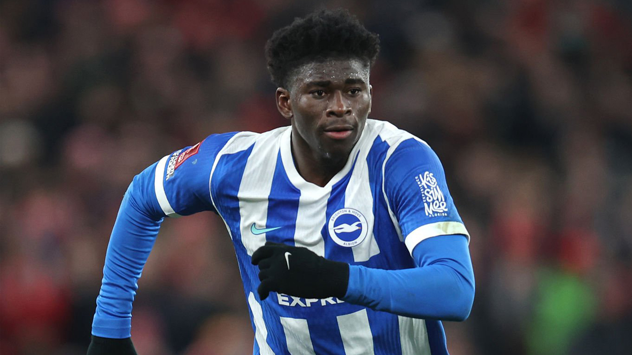 Liverpool Coba Gagalkan Transfer Carlos Baleba ke Manchester United