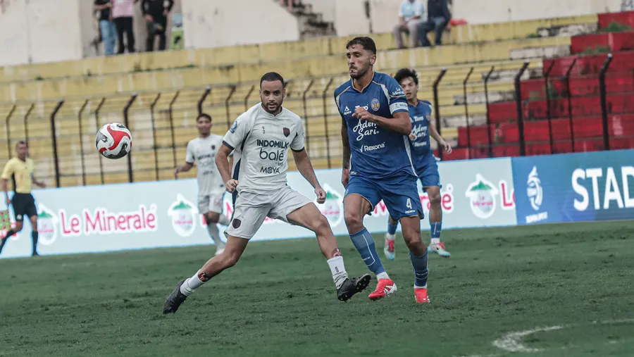 Pablo Ganet Antar Tim Raih Kemenangan Penting atas Persijap - sumber: (ileagueid)
