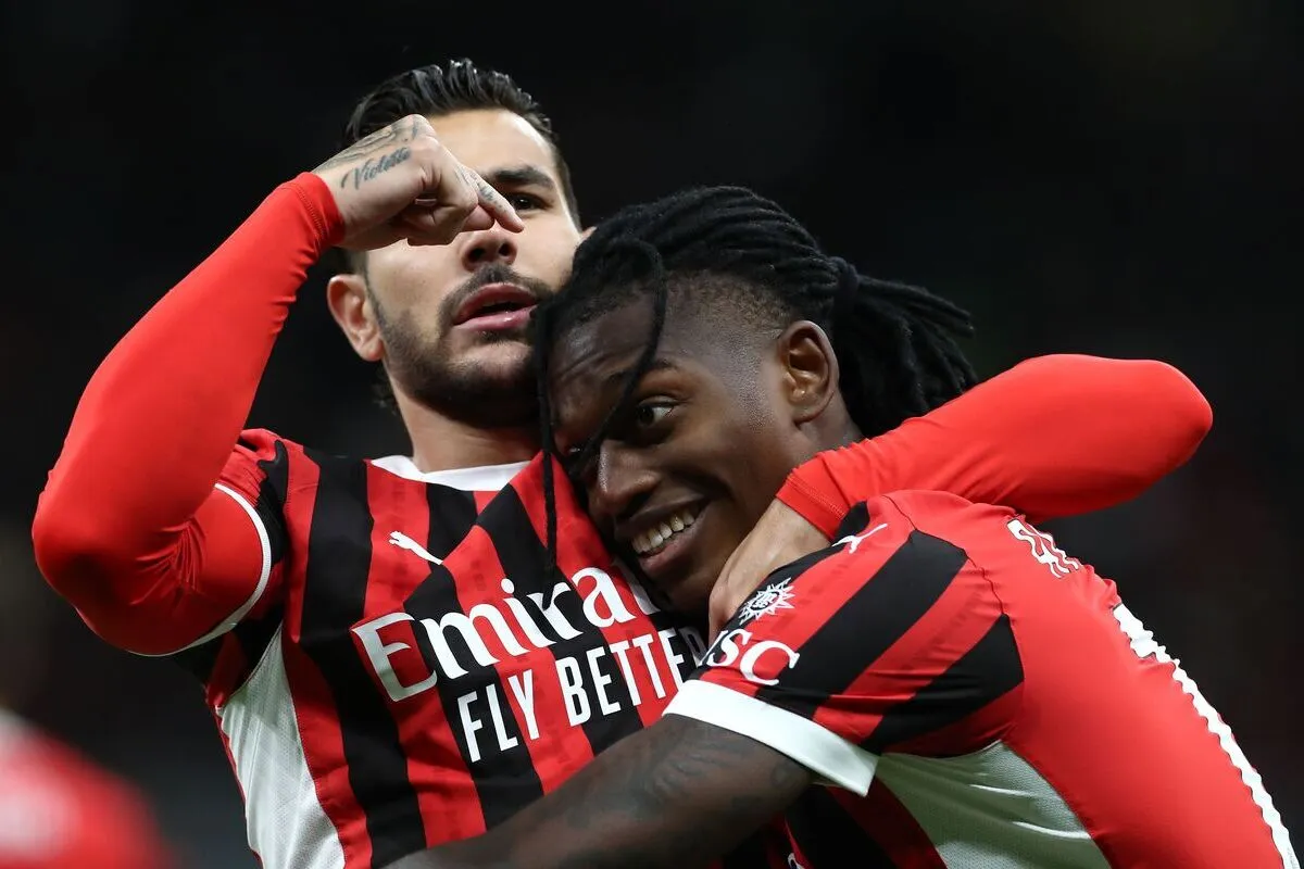 Rafael Leao Berpotensi Gabung Theo Hernandez di Al-Hilal Usai Tinggalkan Milan - sumber: (footballitalia)