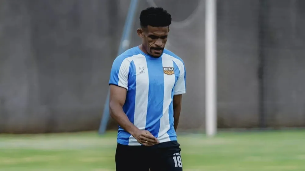 Ricky Kambuaya Siap Pimpin Kemenangan Timnya Hadapi PSBS - sumber: (ileagueid)
