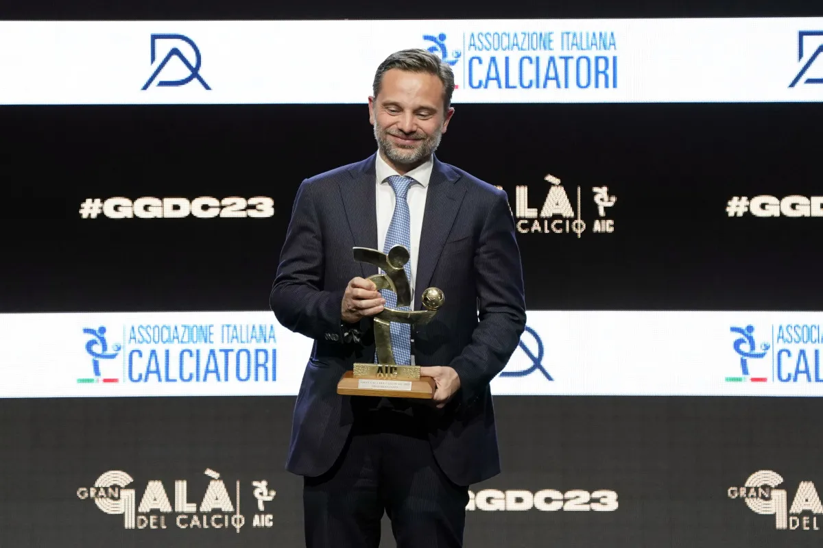 Suporter Milan Rencanakan Protes, Cardinale Tetap Puas Keuntungan Rekor - sumber: (footballitalia)