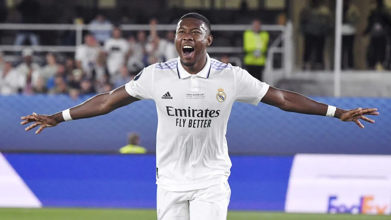 Agen Pini Zahavi Tawarkan David Alaba ke AC Milan dan Juventus