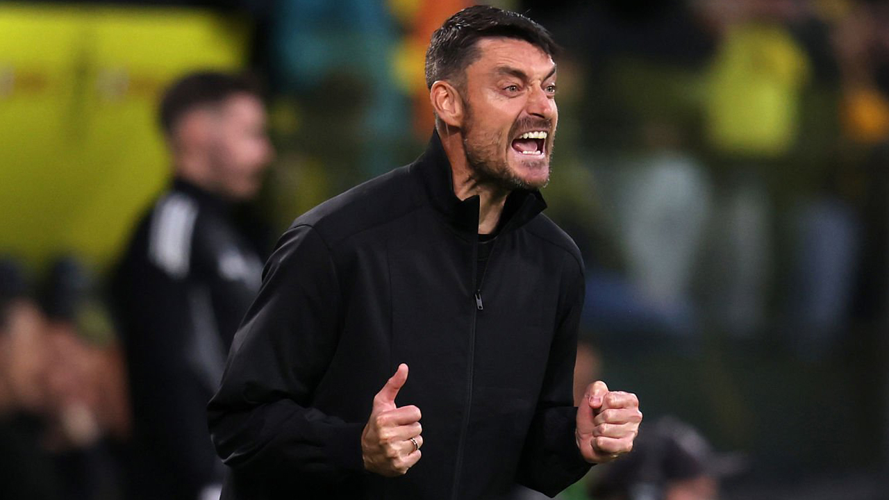 Albert Riera Puas dengan Performa Frankfurt Meski Kalah dari Dortmund